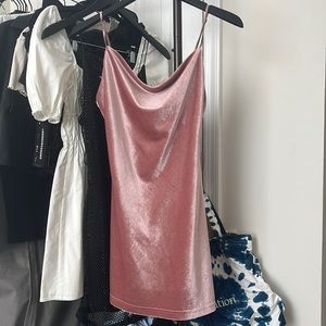 isalis pink mini velvet dress